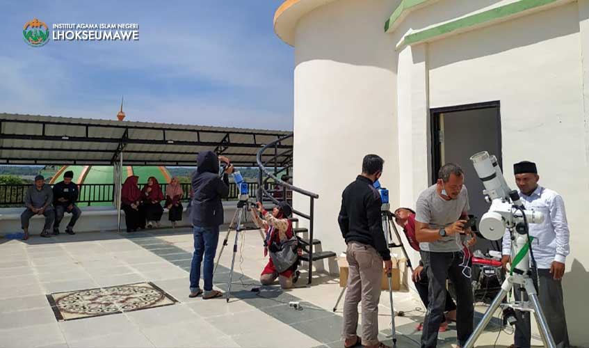 Jurusan Astronomi Islam Gelar Pengamatan Gerhana Matahari Parsial di Observatorium Ilmu Falak IAIN Lhokseumawe